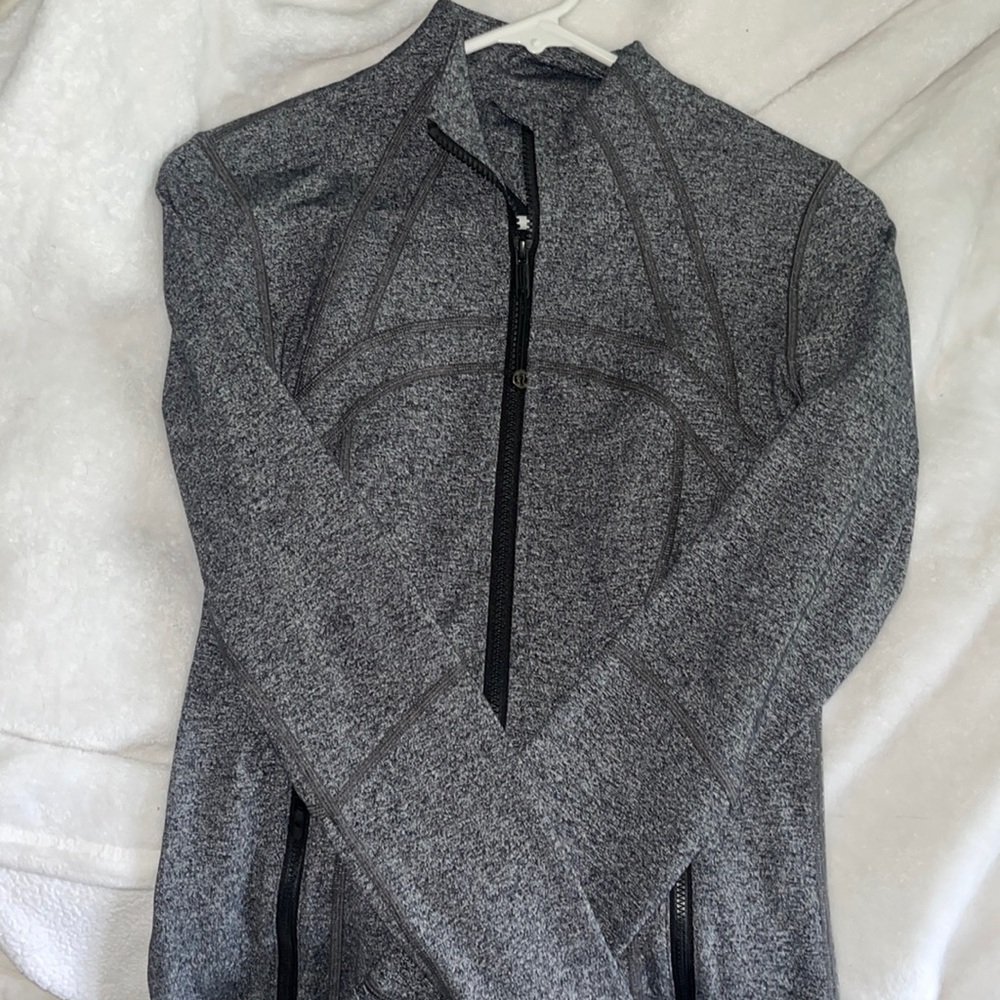 Lululemon Heatherd gray define jacket